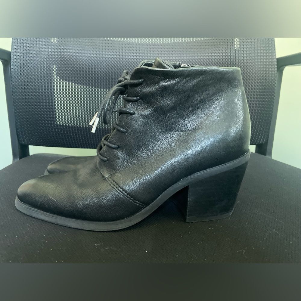 Sofft Corlea Leather Heeled Boot Size 9 Lace Up Side Zipper Black